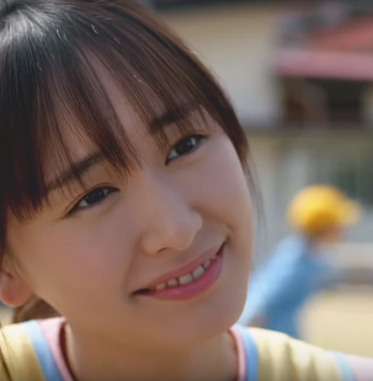 2018-05-10 12_49_11-クリネックス®　TVCM　「新垣先生と園児たち〜鬼ごっこ〜篇」15秒 - YouTube